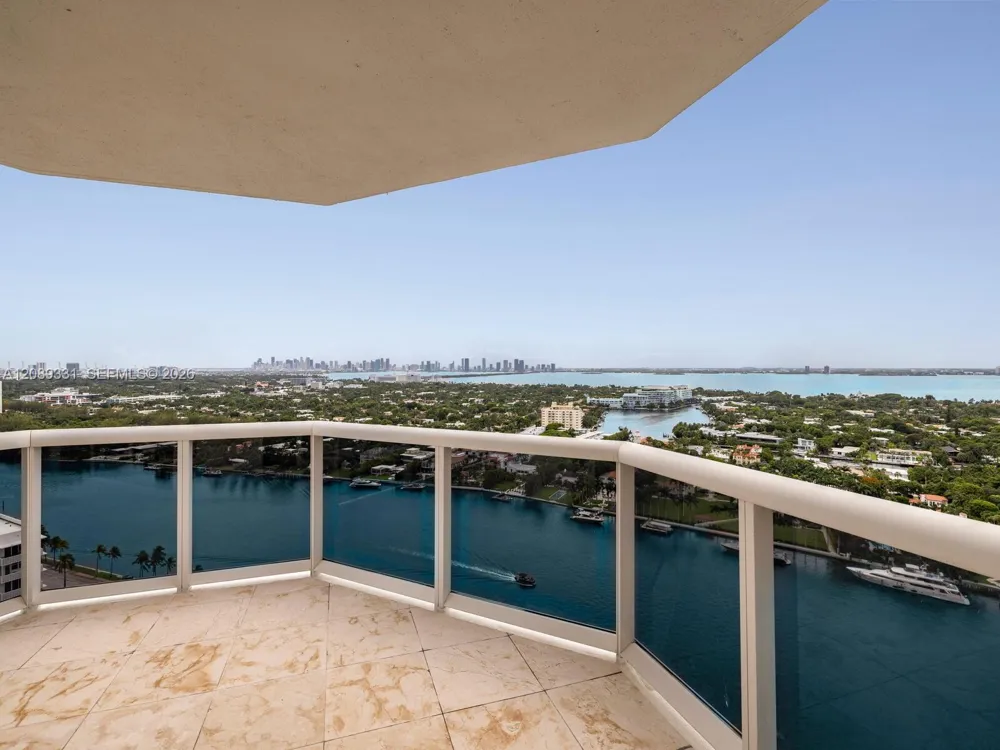 4779 Collins Ave #2805 Miami Beach, FL 33140