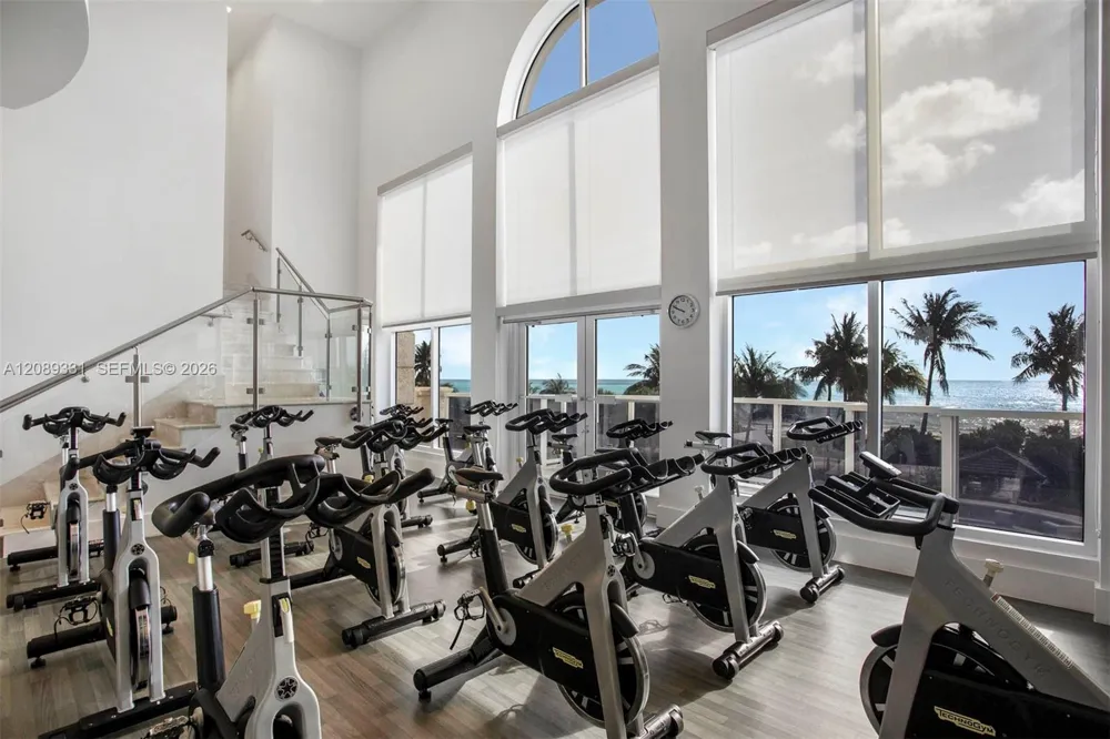 4779 Collins Ave #2805 Miami Beach, FL 33140