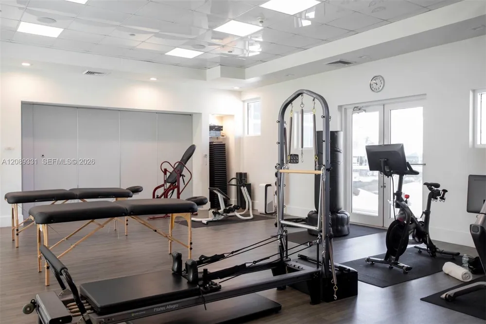 4779 Collins Ave #2805 Miami Beach, FL 33140