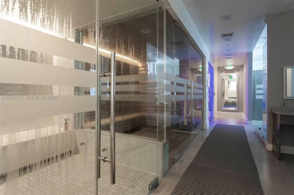 4779 Collins Ave #2805 Miami Beach, FL 33140