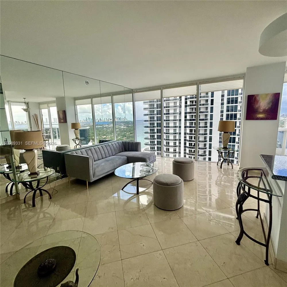 4779 Collins Ave #2805 Miami Beach, FL 33140