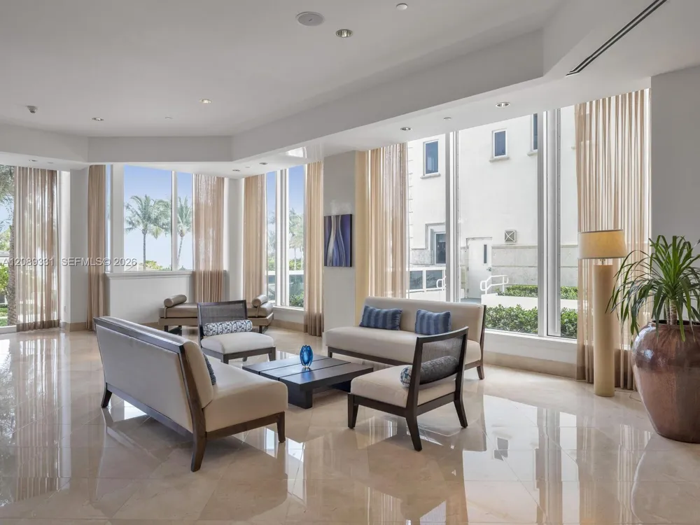 4779 Collins Ave #2805 Miami Beach, FL 33140