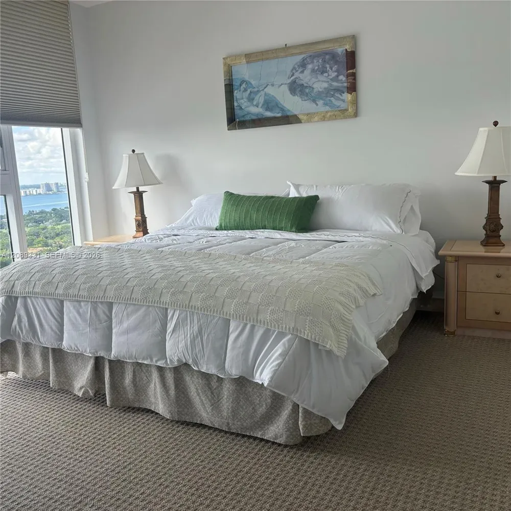 4779 Collins Ave #2805 Miami Beach, FL 33140