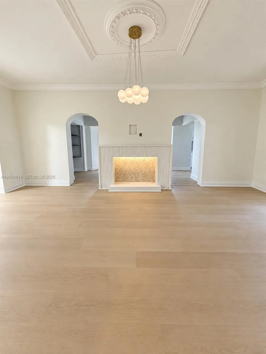327 W 28th St Miami Beach, FL 33140