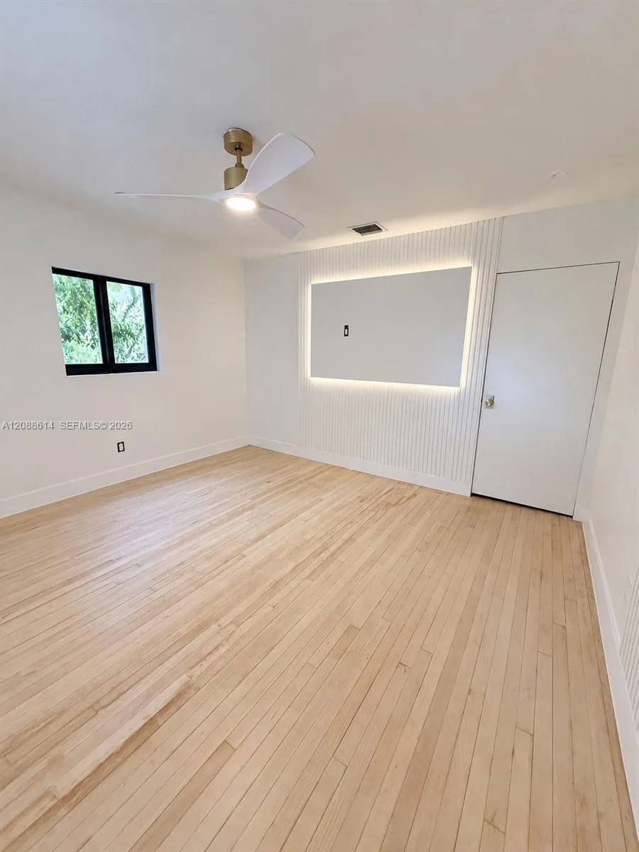 327 W 28th St Miami Beach, FL 33140