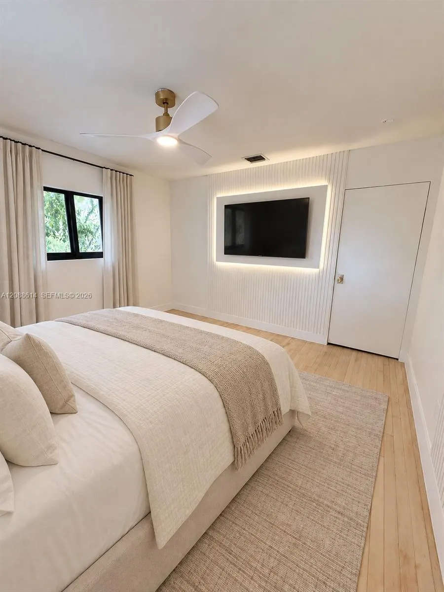 327 W 28th St Miami Beach, FL 33140