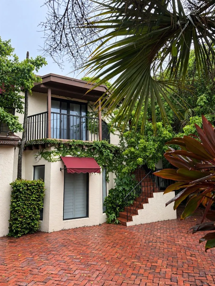 327 W 28th St Miami Beach, FL 33140