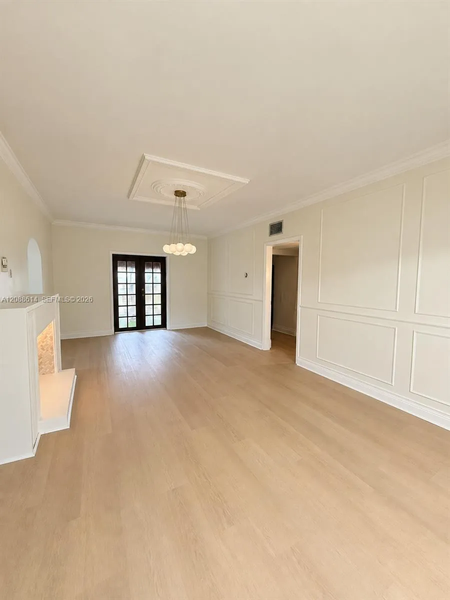 327 W 28th St Miami Beach, FL 33140