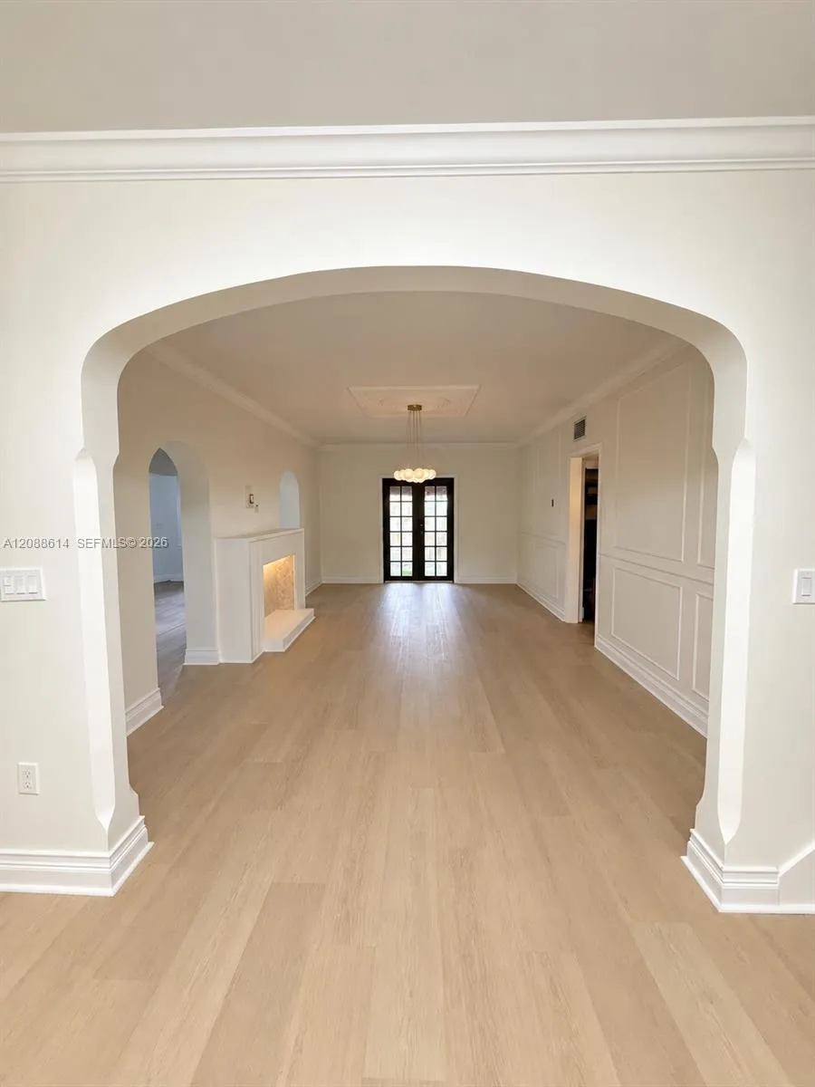 327 W 28th St Miami Beach, FL 33140