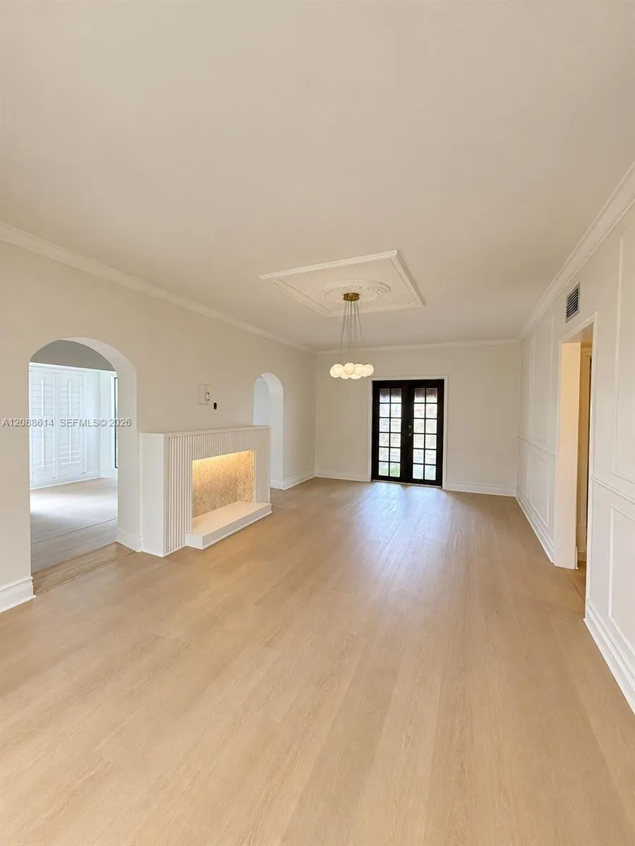 327 W 28th St Miami Beach, FL 33140