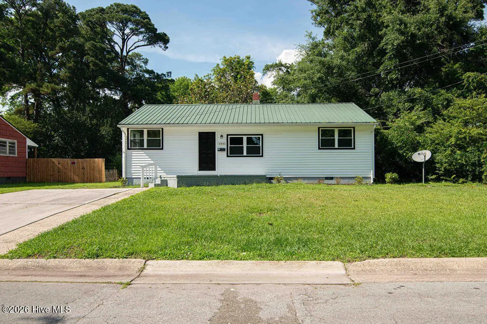 100 Banks Street Jacksonville, NC 28540