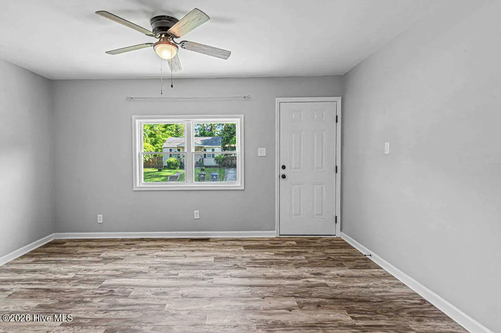 100 Banks Street Jacksonville, NC 28540