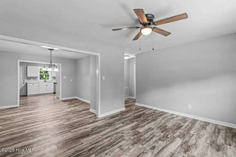 100 Banks Street Jacksonville, NC 28540