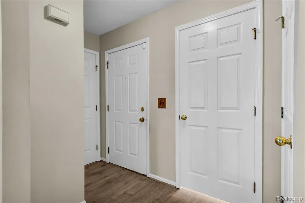 3947 Hunters Circle E Canton Charter Township, MI 48188