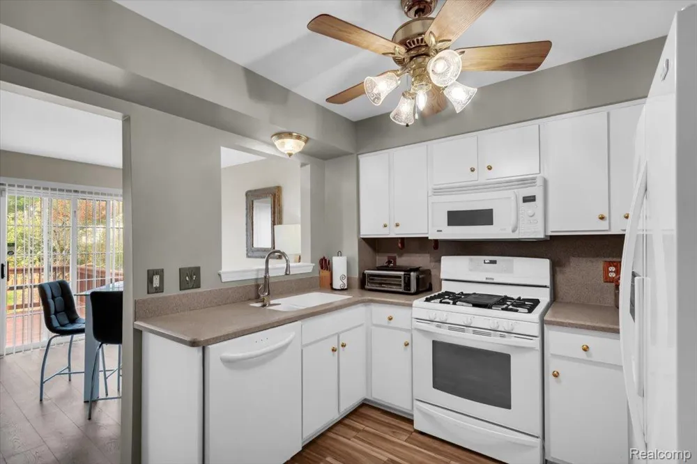 3947 Hunters Circle E Canton Charter Township, MI 48188
