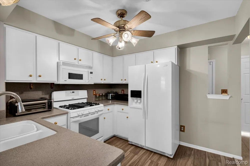 3947 Hunters Circle E Canton Charter Township, MI 48188