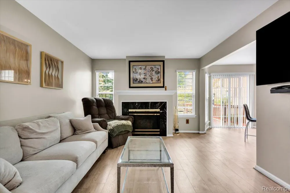 3947 Hunters Circle E Canton Charter Township, MI 48188