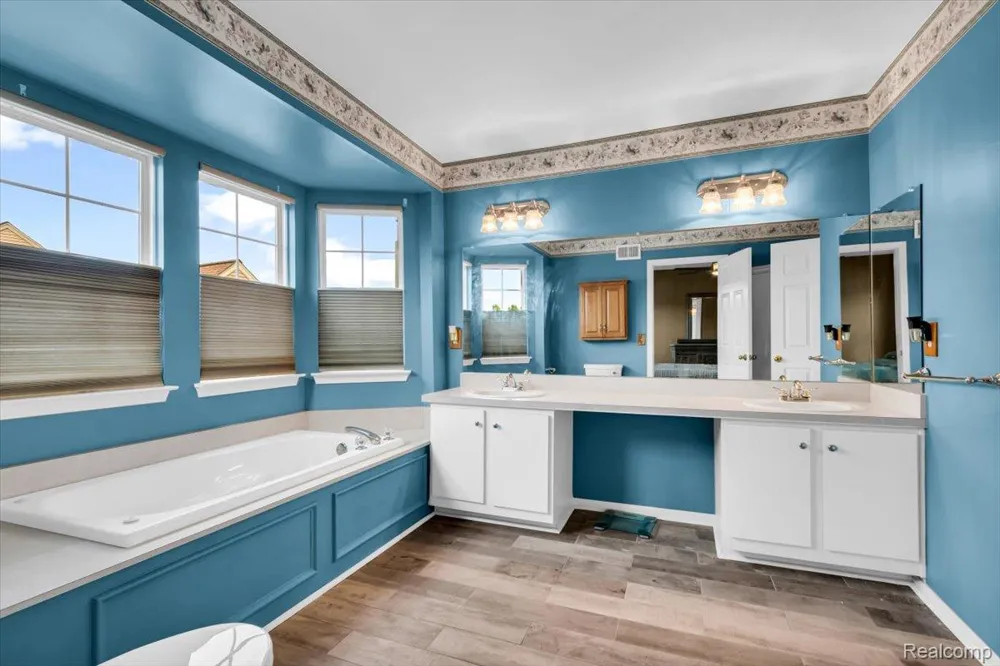 3947 Hunters Circle E Canton Charter Township, MI 48188