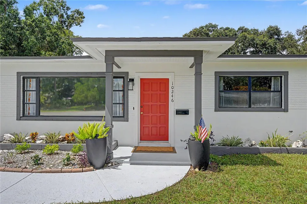 10246 VALLE DRIVE Tampa, FL 33612
