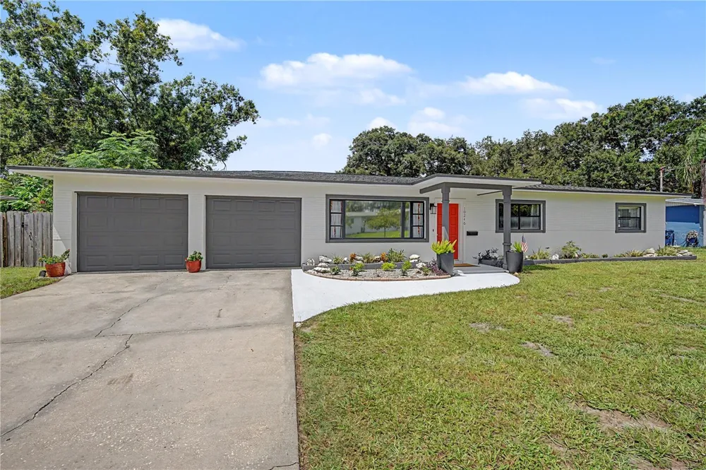 10246 VALLE DRIVE Tampa, FL 33612