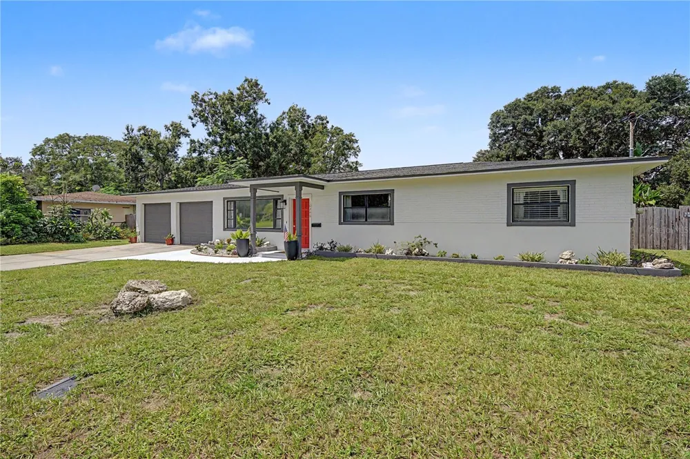 10246 VALLE DRIVE Tampa, FL 33612