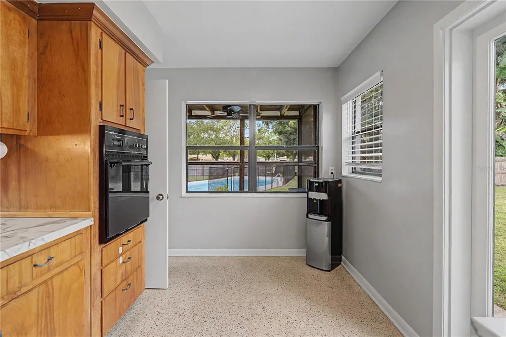 10246 VALLE DRIVE Tampa, FL 33612