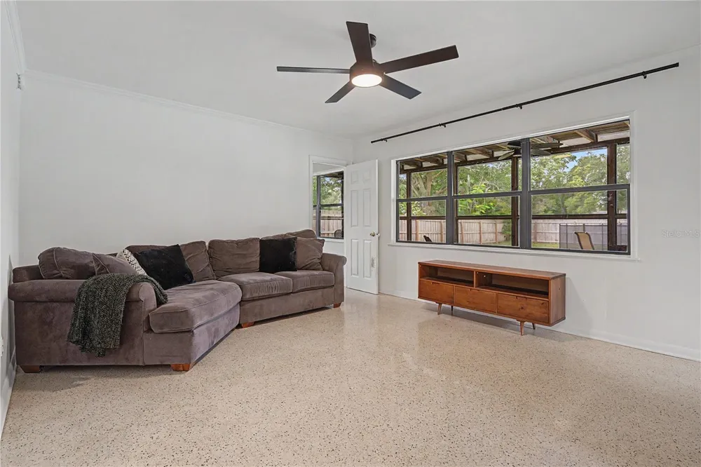 10246 VALLE DRIVE Tampa, FL 33612