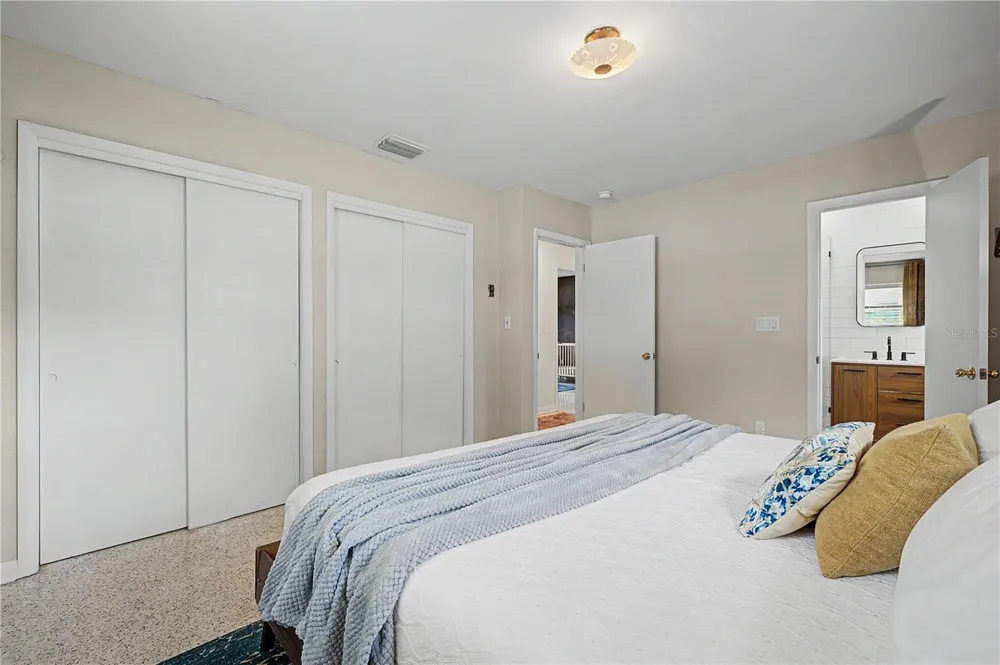 10246 VALLE DRIVE Tampa, FL 33612