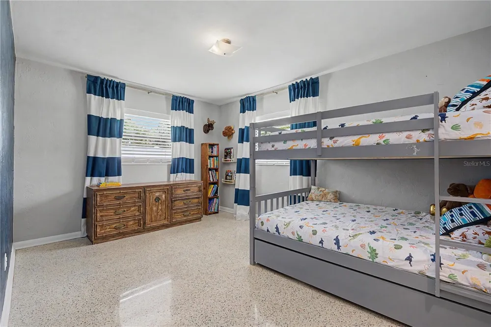 10246 VALLE DRIVE Tampa, FL 33612