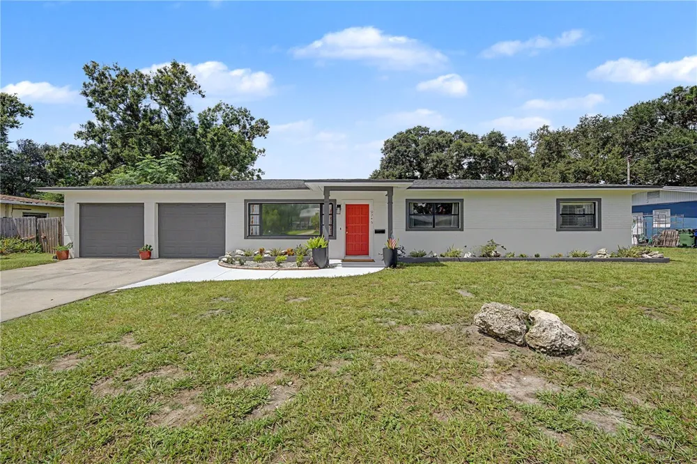 10246 VALLE DRIVE Tampa, FL 33612
