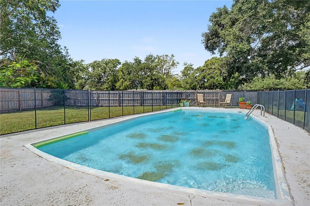 10246 VALLE DRIVE Tampa, FL 33612