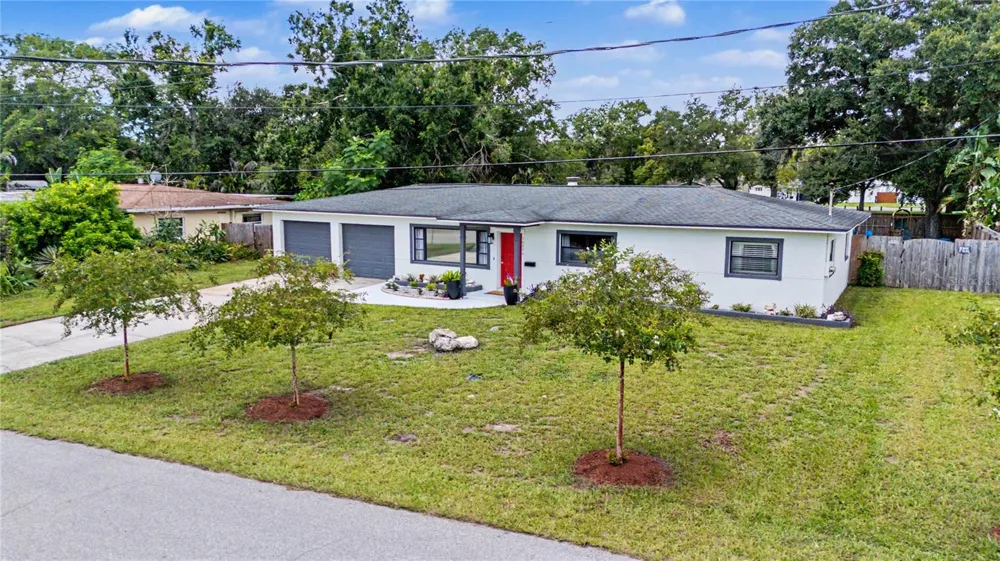 10246 VALLE DRIVE Tampa, FL 33612
