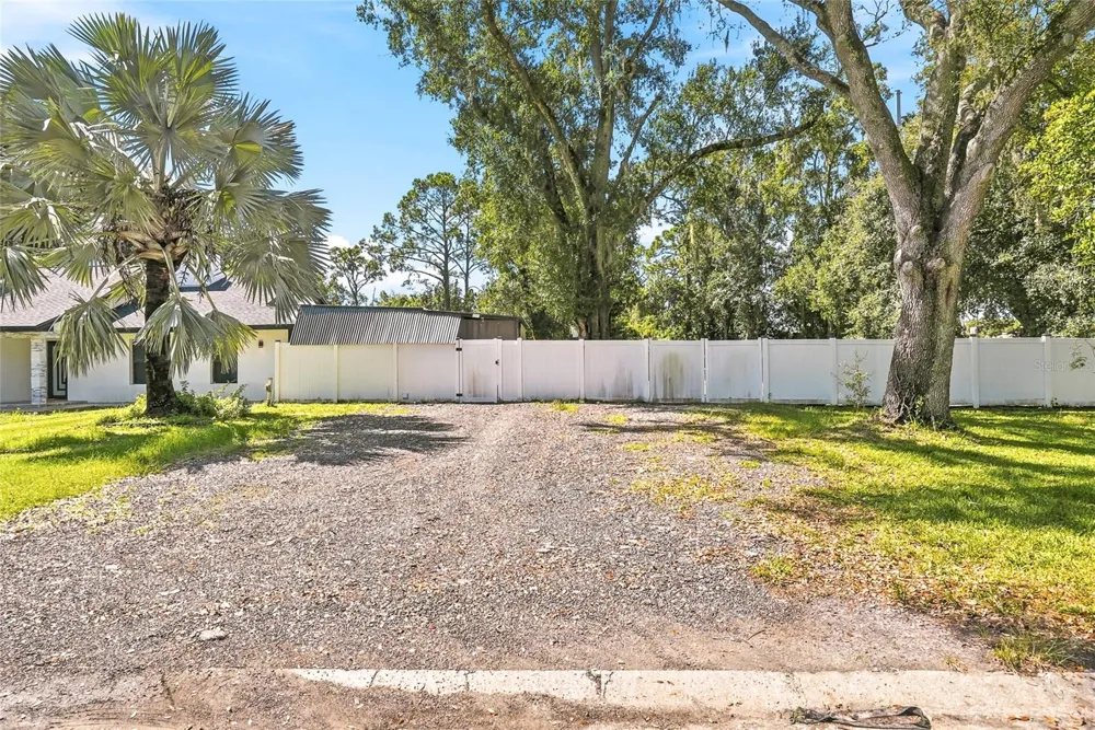 12726 BARRETT DRIVE Tampa, FL 33624