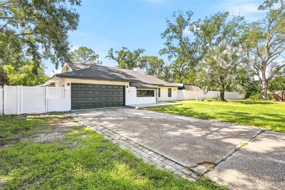 12726 BARRETT DRIVE Tampa, FL 33624