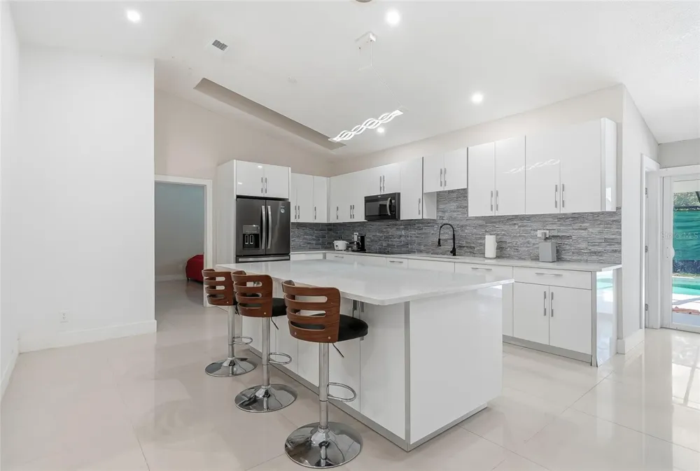 12726 BARRETT DRIVE Tampa, FL 33624