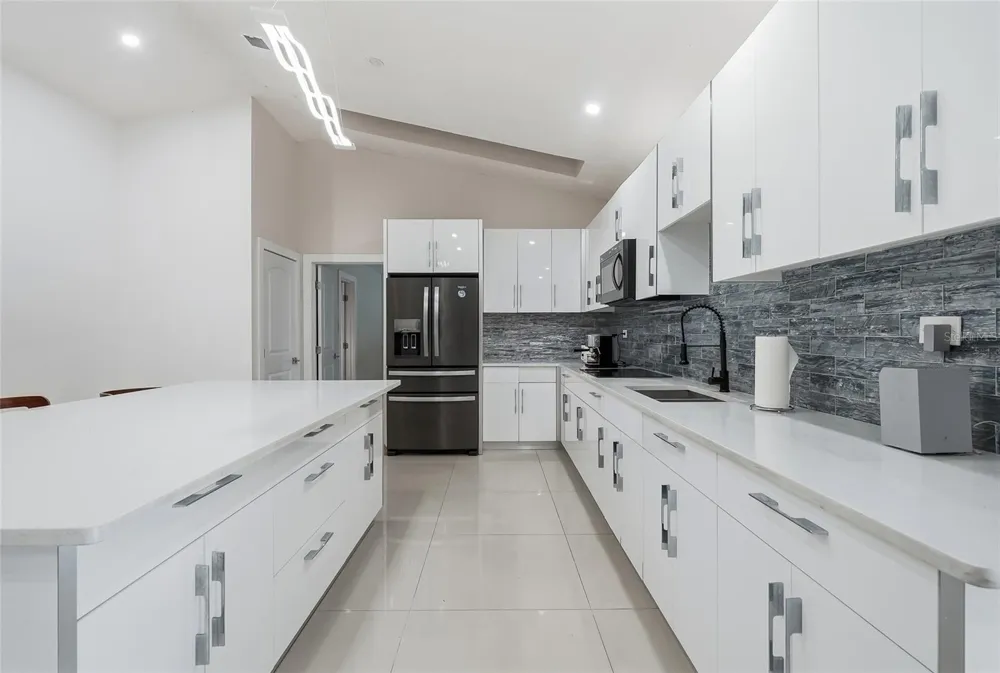 12726 BARRETT DRIVE Tampa, FL 33624
