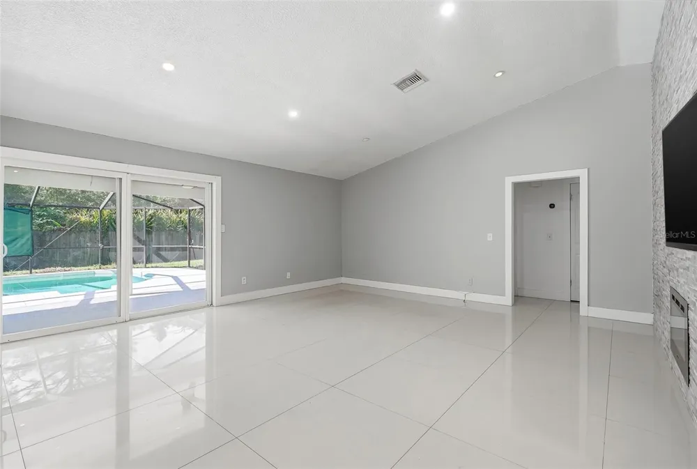 12726 BARRETT DRIVE Tampa, FL 33624