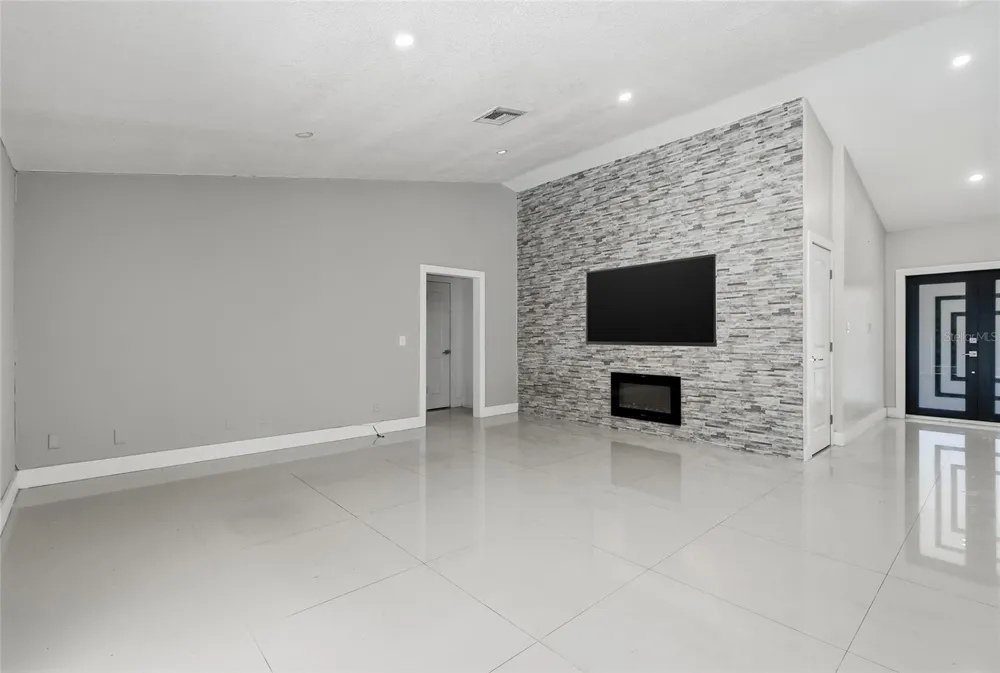 12726 BARRETT DRIVE Tampa, FL 33624