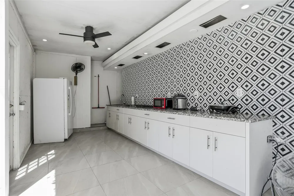 12726 BARRETT DRIVE Tampa, FL 33624