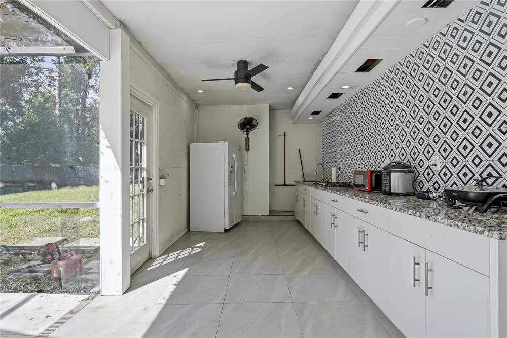12726 BARRETT DRIVE Tampa, FL 33624