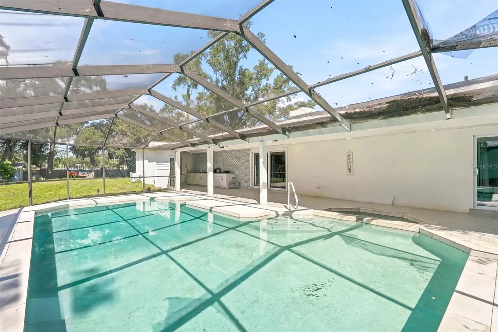 12726 BARRETT DRIVE Tampa, FL 33624