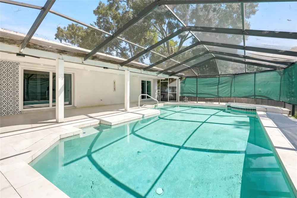 12726 BARRETT DRIVE Tampa, FL 33624