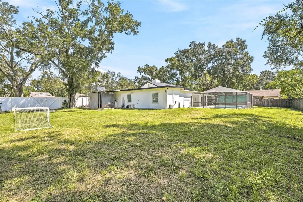12726 BARRETT DRIVE Tampa, FL 33624