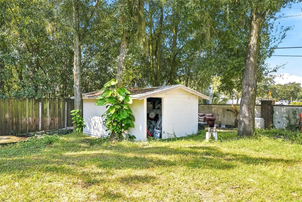 12726 BARRETT DRIVE Tampa, FL 33624