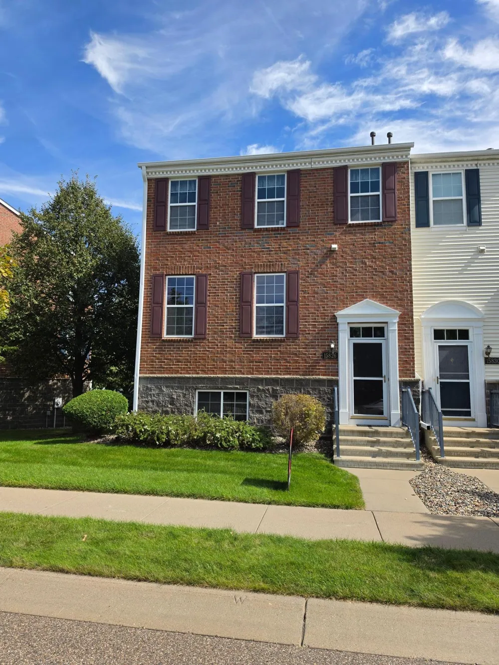15826 Frisian Lane Apple Valley, MN 55124