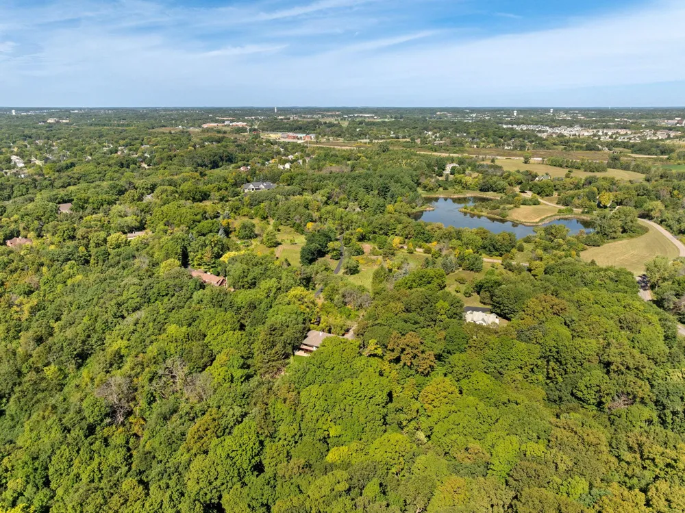 10321 Heidi Lane Chanhassen, MN 55318