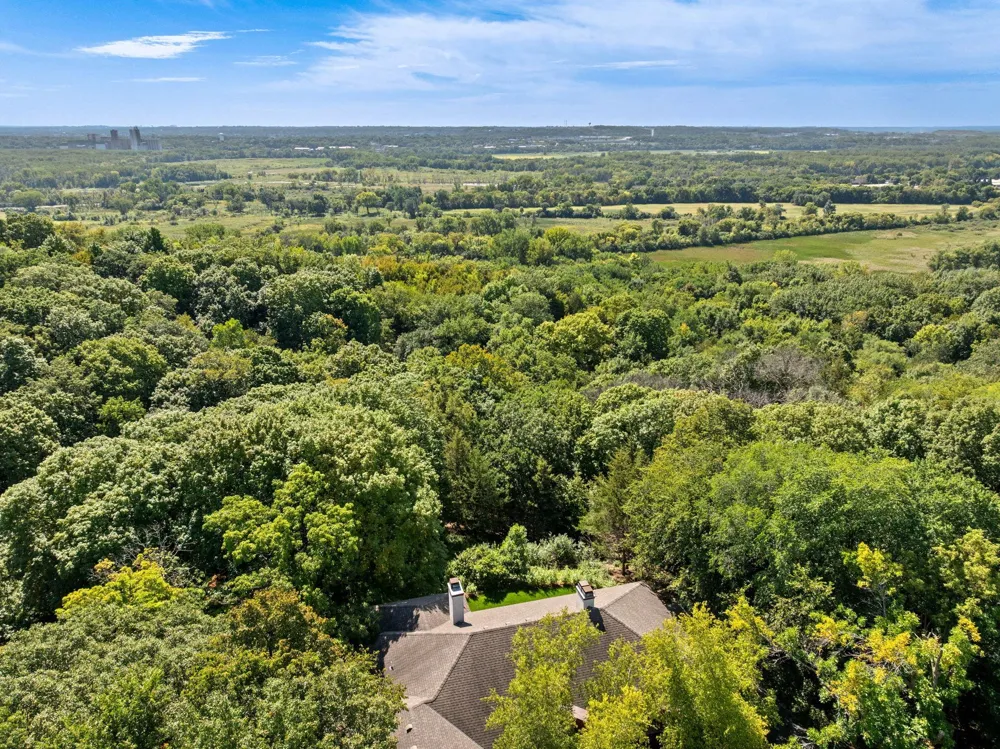 10321 Heidi Lane Chanhassen, MN 55318