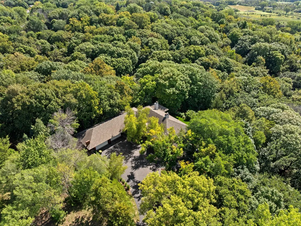 10321 Heidi Lane Chanhassen, MN 55318
