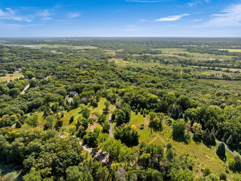 10321 Heidi Lane Chanhassen, MN 55318