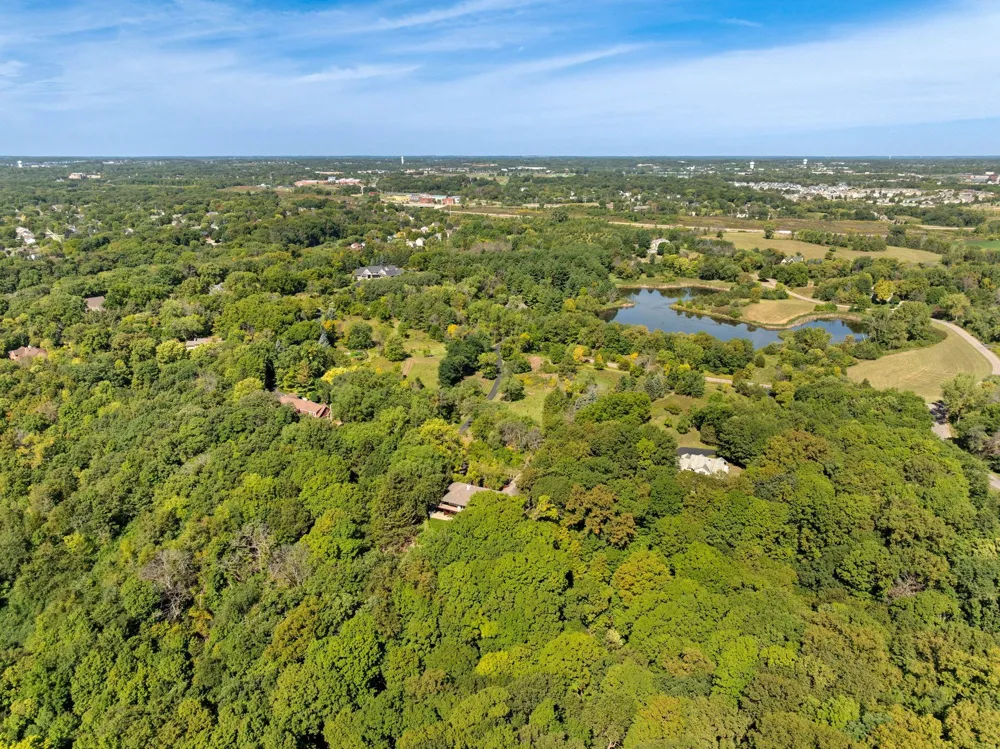 10321 Heidi Lane Chanhassen, MN 55318